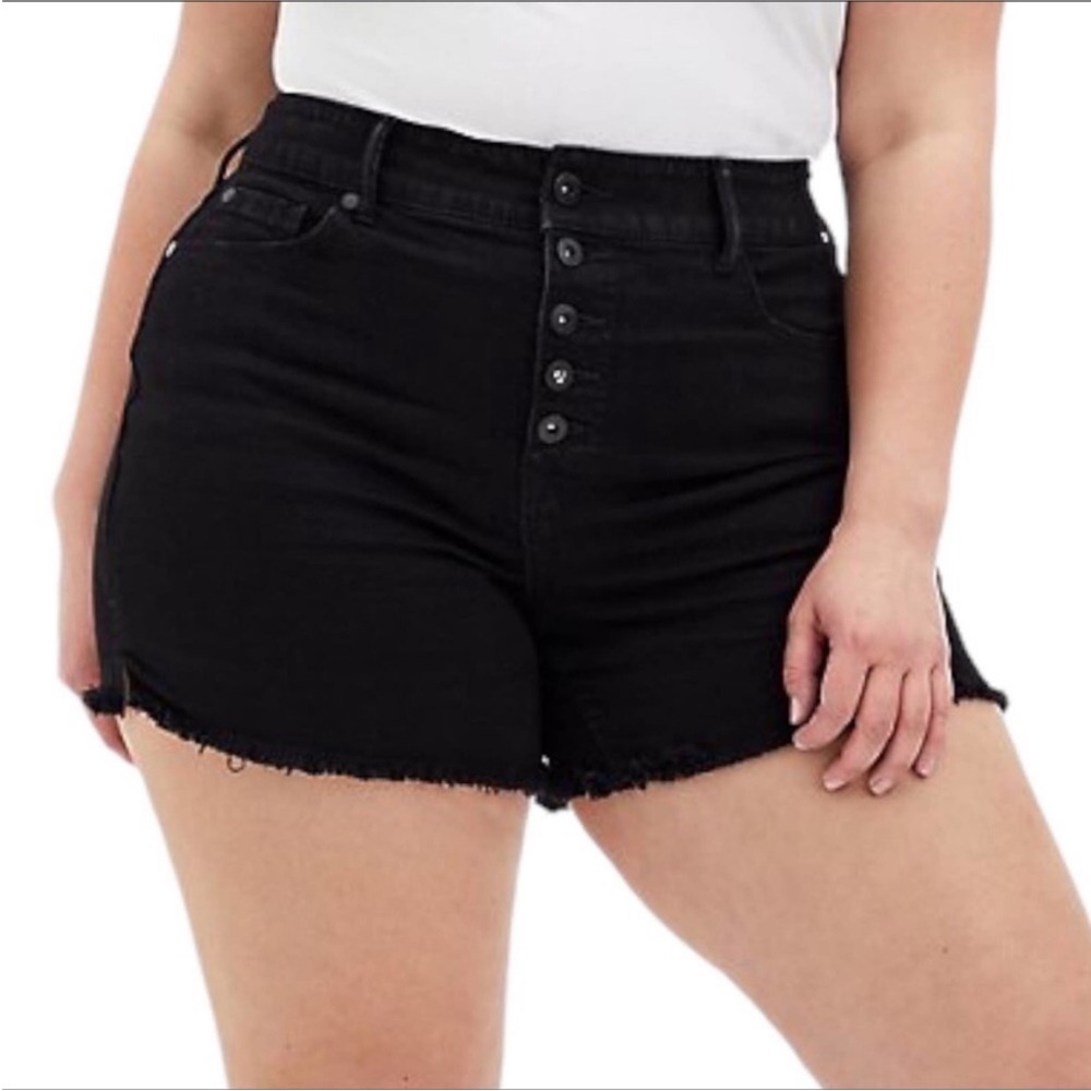 Torrid Button Fly 5in Short